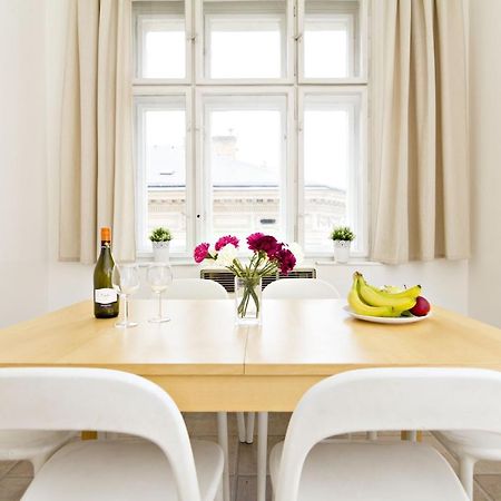 Apartments With 2 Bathrooms- 5 Minutes From Old Town - 102 M2 Prag Eksteriør billede