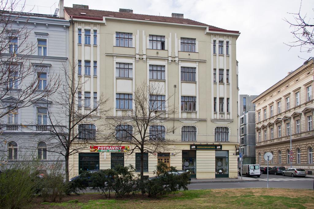 Apartments With 2 Bathrooms- 5 Minutes From Old Town - 102 M2 Prag Eksteriør billede
