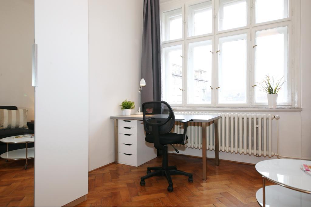 Apartments With 2 Bathrooms- 5 Minutes From Old Town - 102 M2 Prag Eksteriør billede