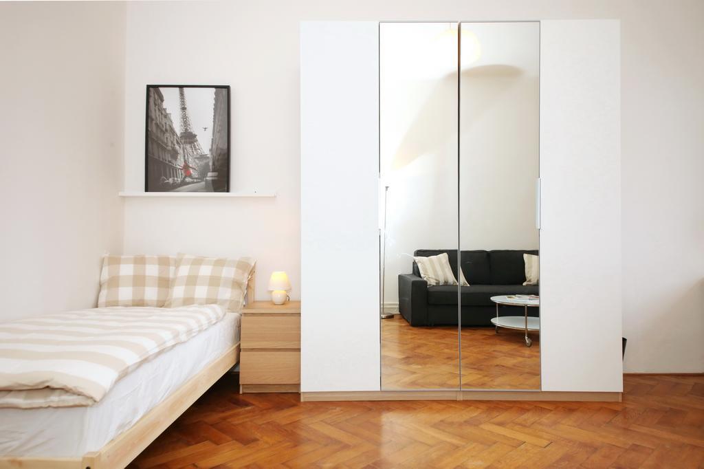 Apartments With 2 Bathrooms- 5 Minutes From Old Town - 102 M2 Prag Eksteriør billede