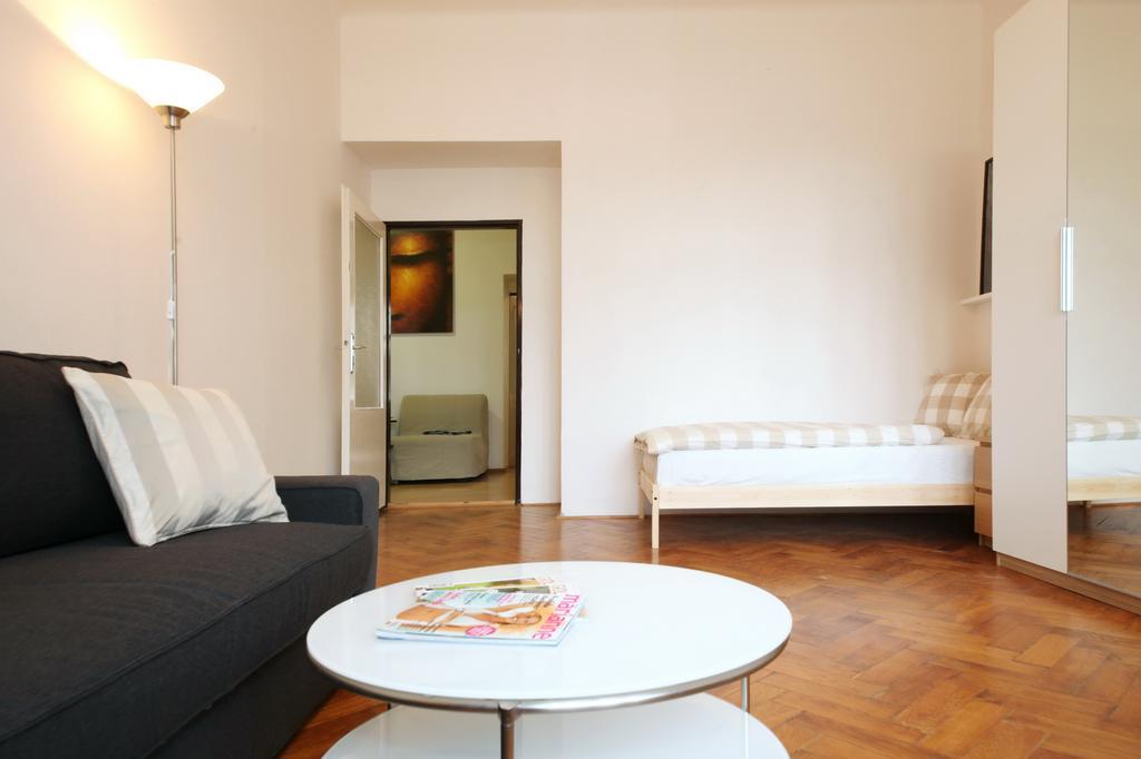 Apartments With 2 Bathrooms- 5 Minutes From Old Town - 102 M2 Prag Eksteriør billede