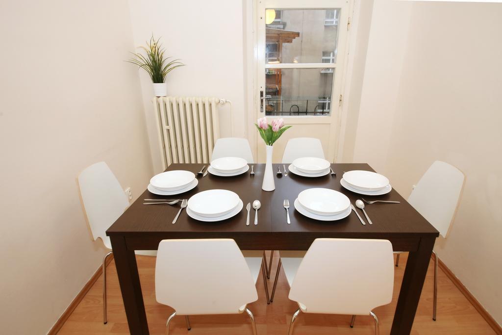 Apartments With 2 Bathrooms- 5 Minutes From Old Town - 102 M2 Prag Eksteriør billede