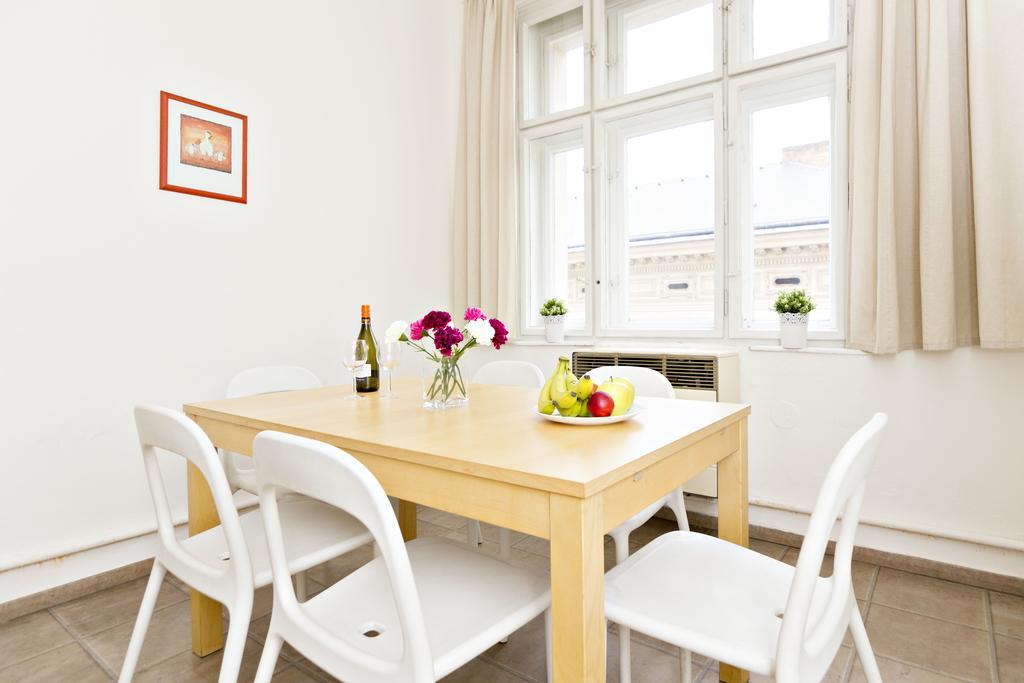 Apartments With 2 Bathrooms- 5 Minutes From Old Town - 102 M2 Prag Eksteriør billede