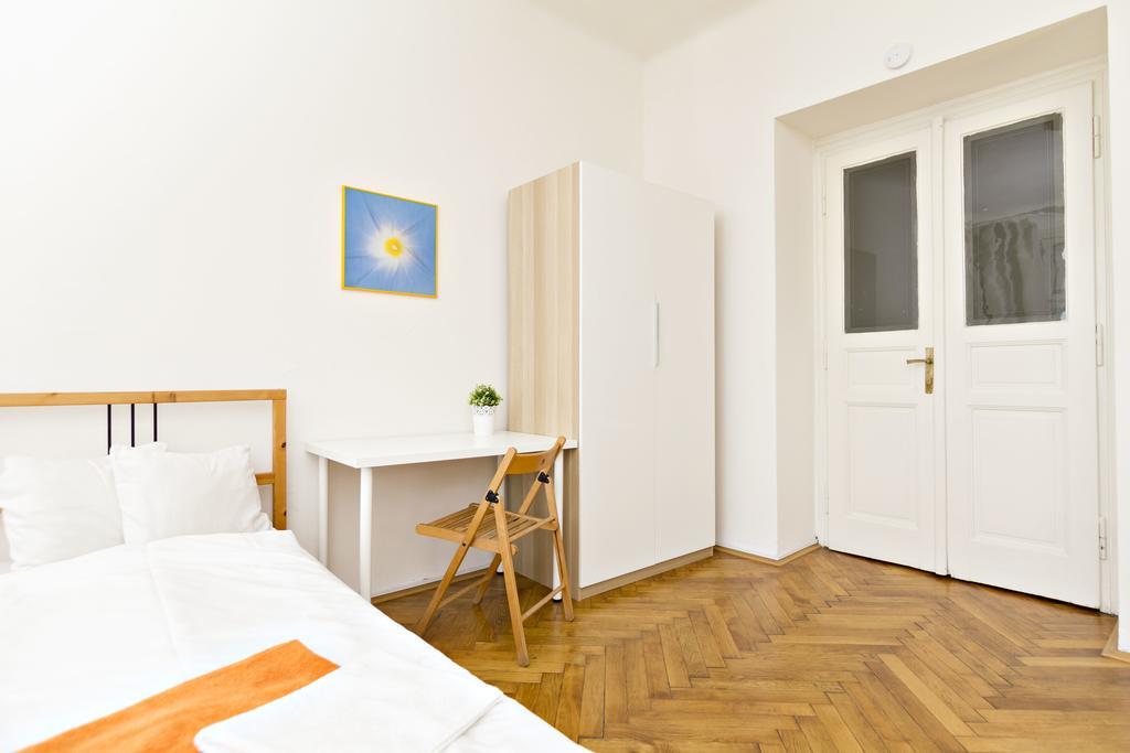 Apartments With 2 Bathrooms- 5 Minutes From Old Town - 102 M2 Prag Eksteriør billede