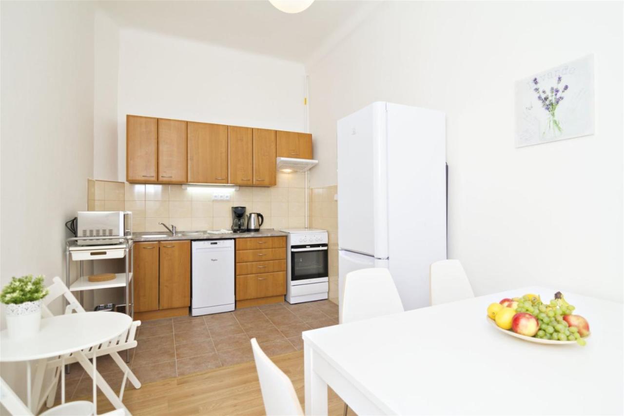 Apartments With 2 Bathrooms- 5 Minutes From Old Town - 102 M2 Prag Eksteriør billede