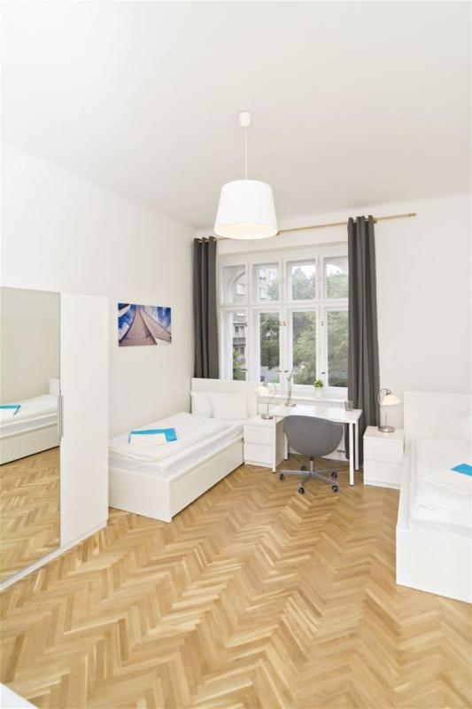 Apartments With 2 Bathrooms- 5 Minutes From Old Town - 102 M2 Prag Eksteriør billede