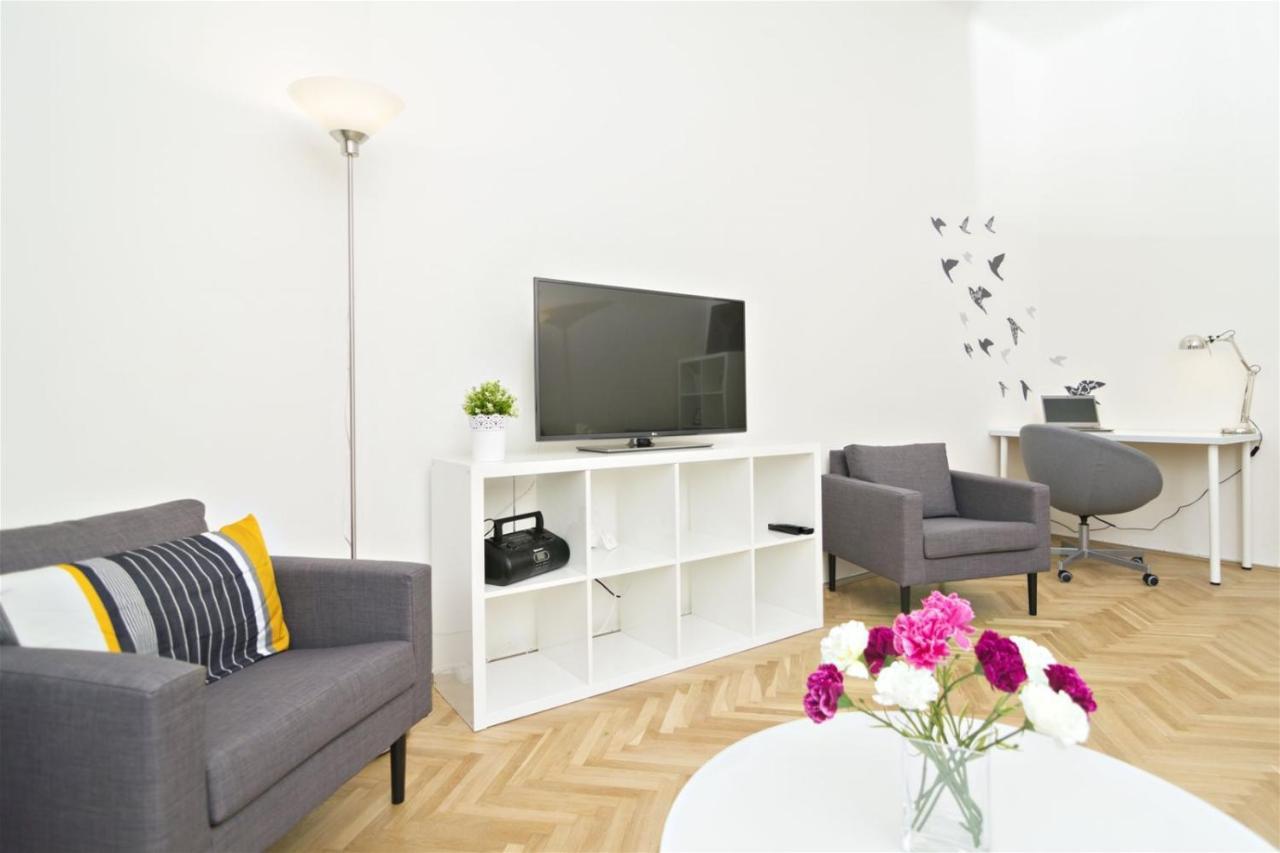 Apartments With 2 Bathrooms- 5 Minutes From Old Town - 102 M2 Prag Eksteriør billede