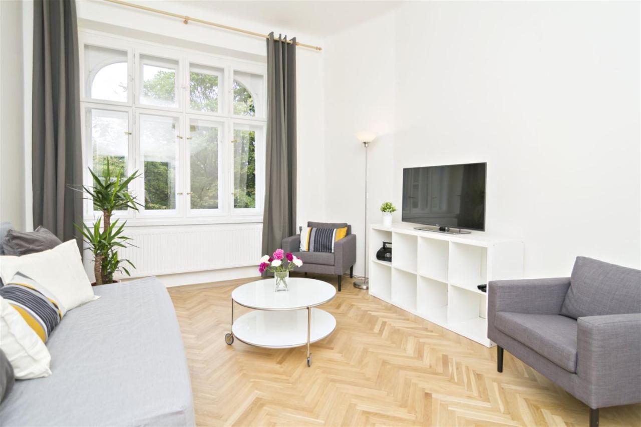 Apartments With 2 Bathrooms- 5 Minutes From Old Town - 102 M2 Prag Eksteriør billede