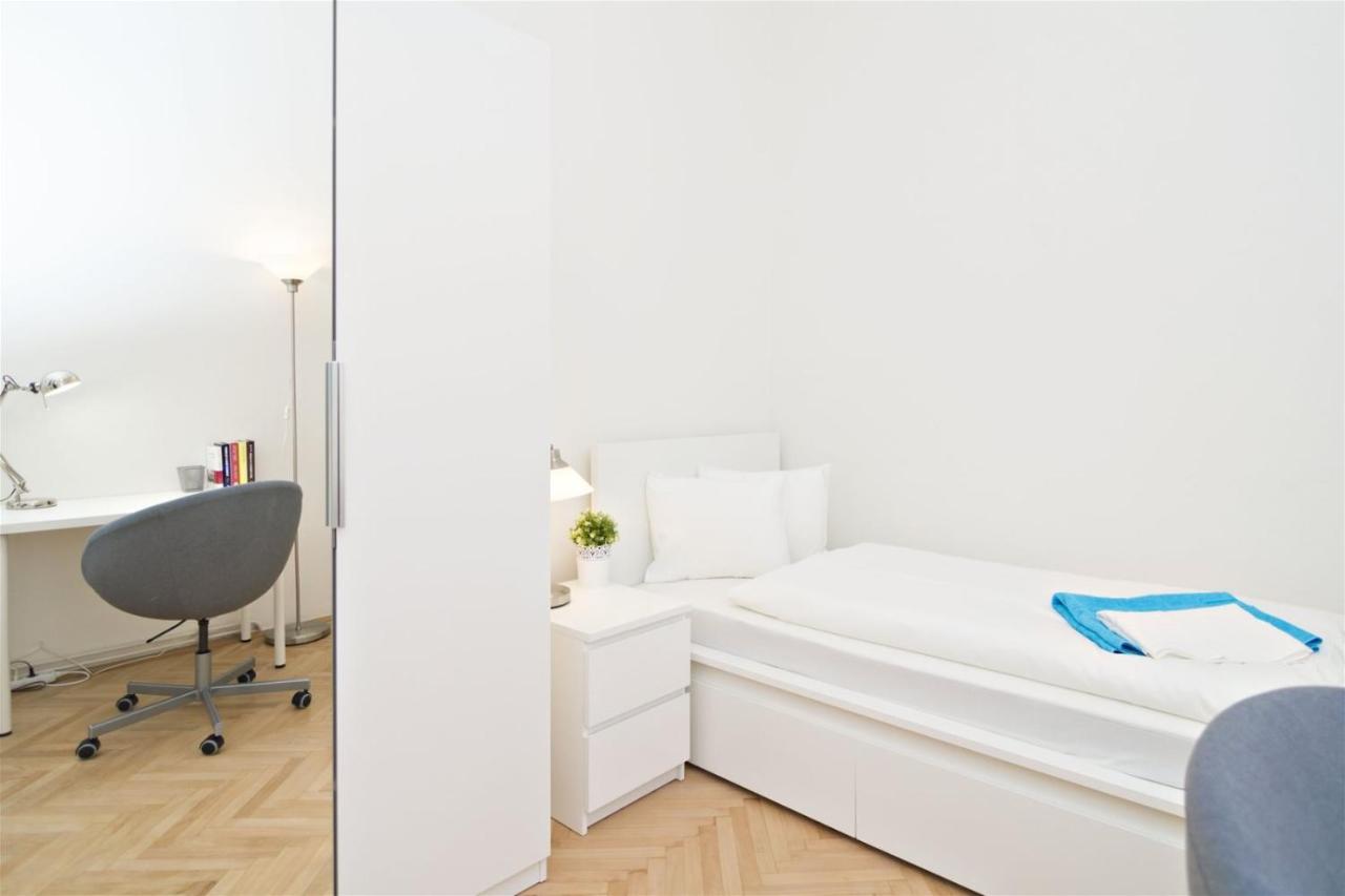 Apartments With 2 Bathrooms- 5 Minutes From Old Town - 102 M2 Prag Eksteriør billede