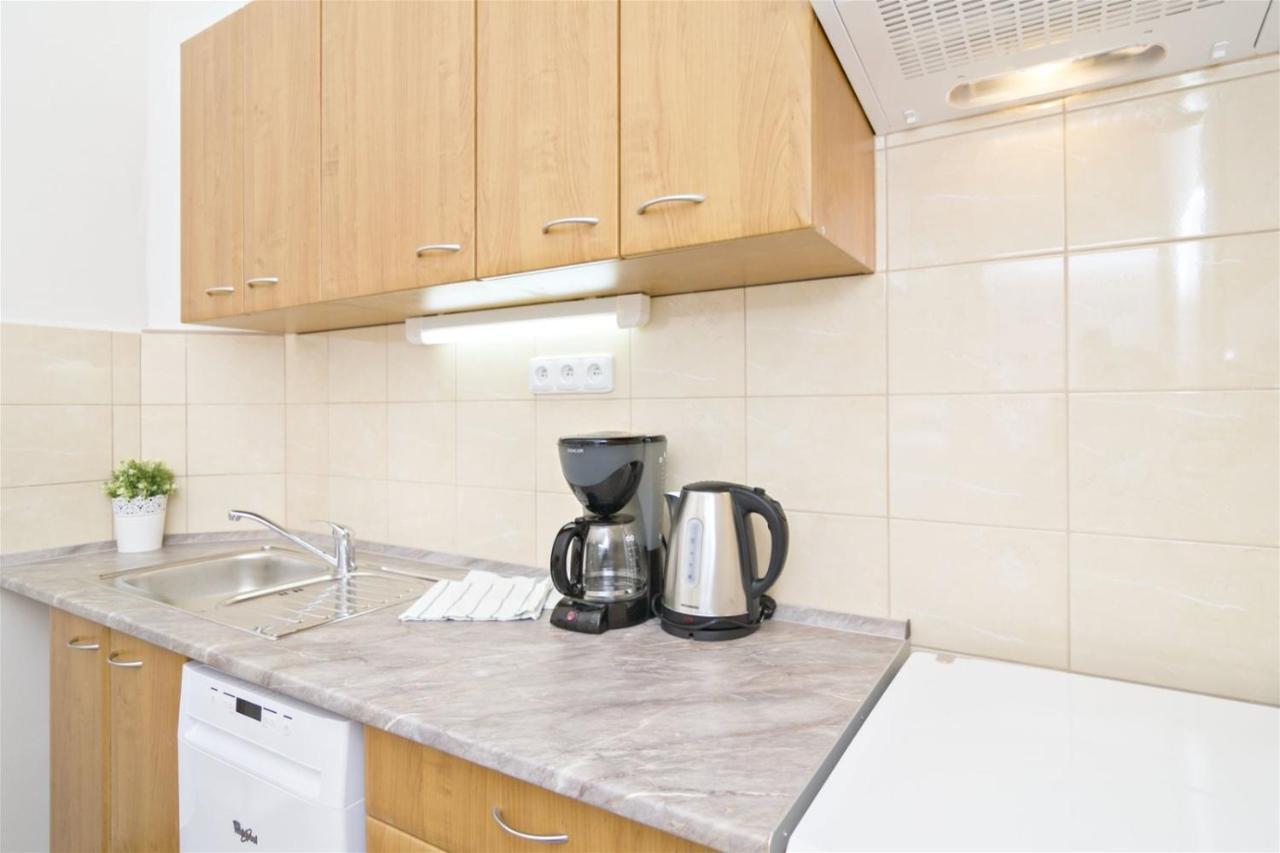Apartments With 2 Bathrooms- 5 Minutes From Old Town - 102 M2 Prag Eksteriør billede