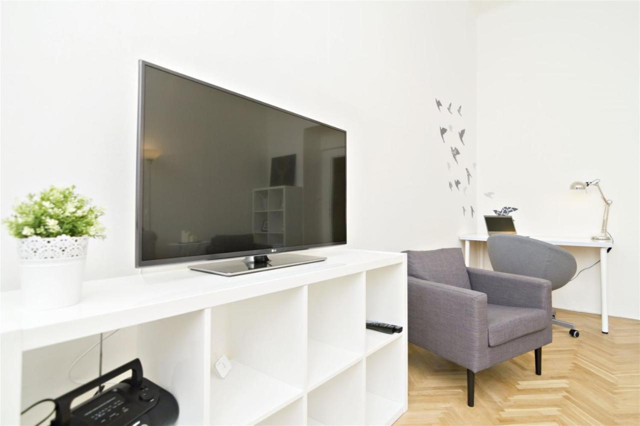 Apartments With 2 Bathrooms- 5 Minutes From Old Town - 102 M2 Prag Eksteriør billede