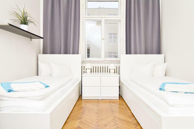 Apartments With 2 Bathrooms- 5 Minutes From Old Town - 102 M2 Prag Eksteriør billede